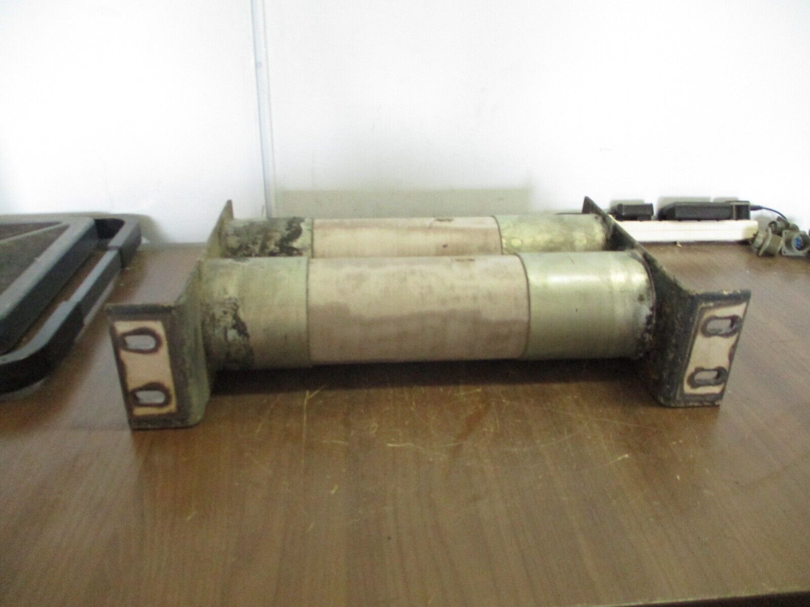 Cutler-Hammer CLE-600 Fuse 5CLE-1100 600E 2.75/5.5kV 50/60Hz Used