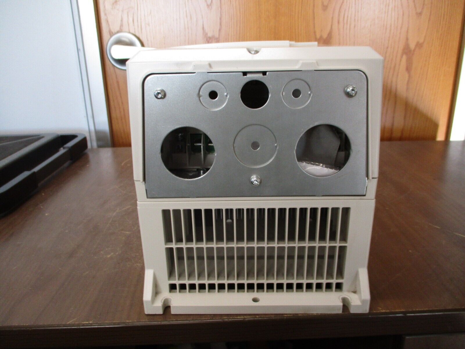 ABB ACH580 AC Drive ACH580-01-027A-4+J429 20HP 3Ph w/ Keypad Used