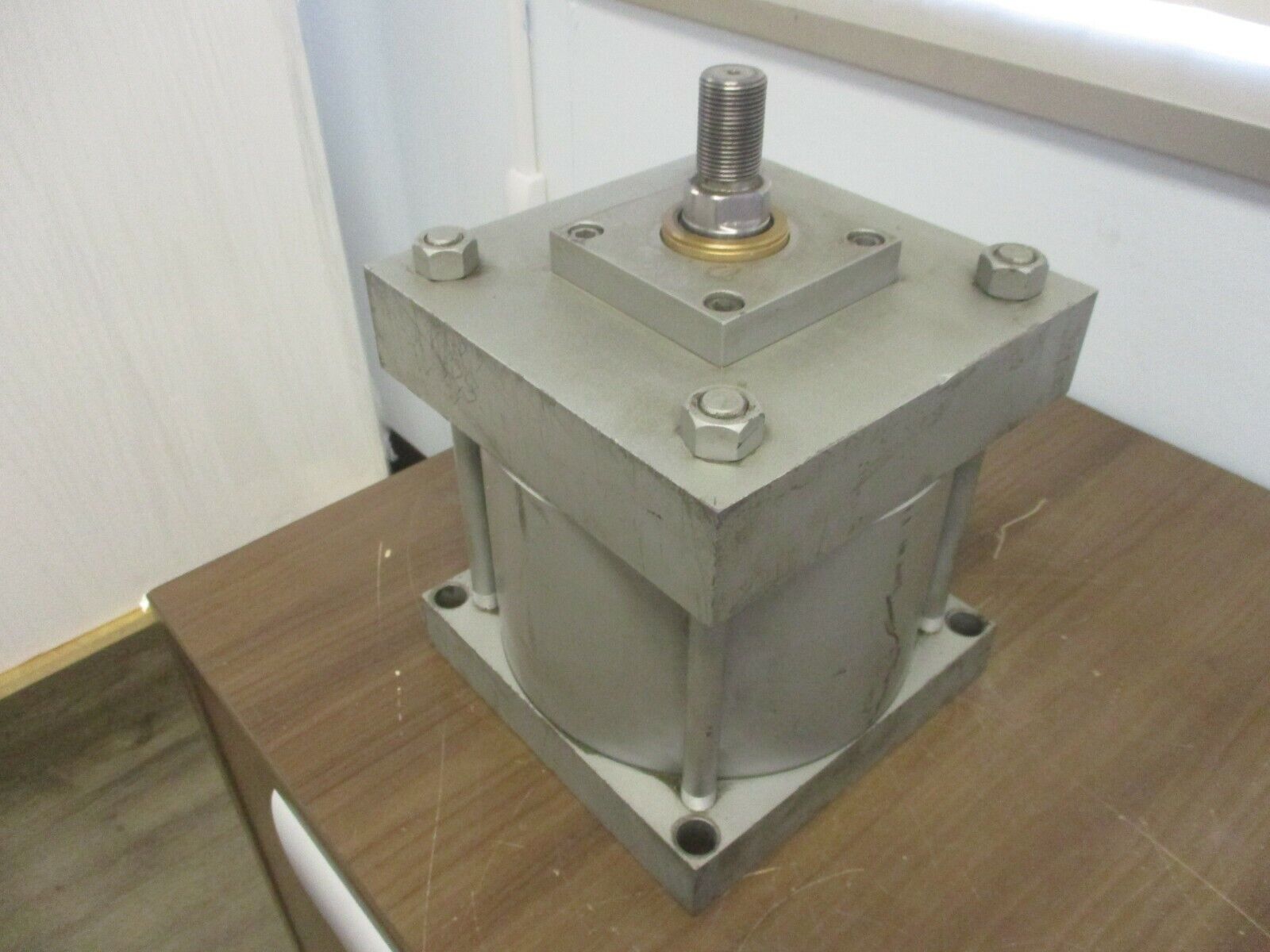 Milwaukee Cylinder Pneumatic Cylinder A-22 250 PSI Bore: 8" Stroke: 4" Used