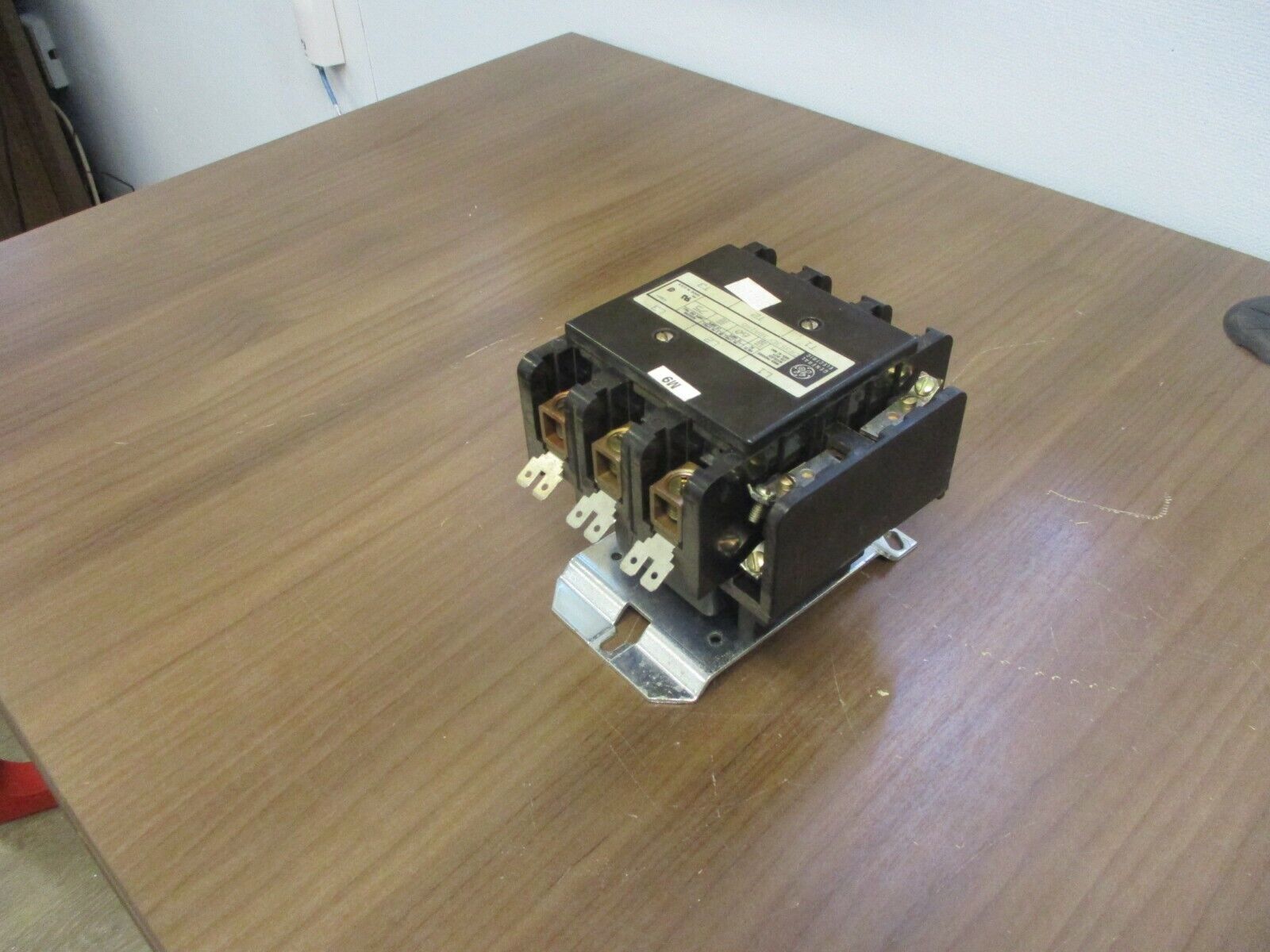 GE Contactor CR353EF3BA1AD 110-120V Coil 60A 600V Used