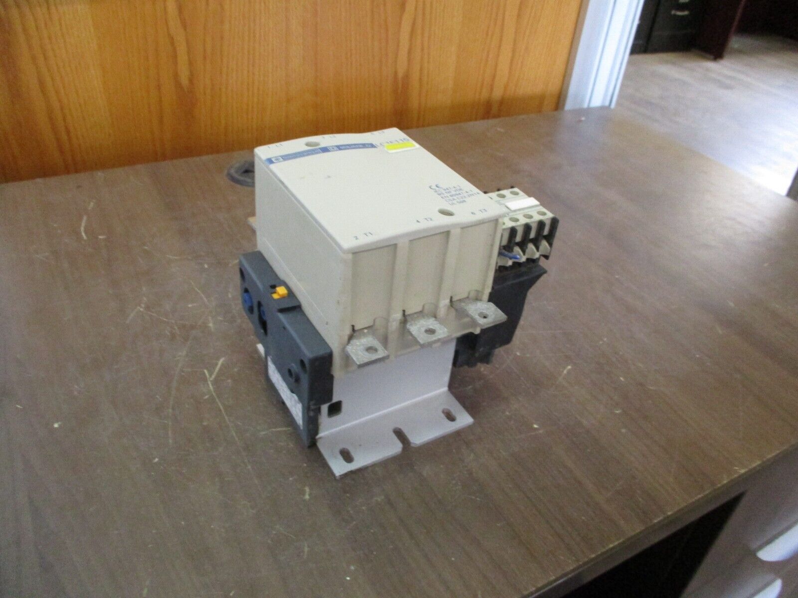 Telemecanique Contactor LC1F115 265/277V Coil 175A 600V w/ Aux Contact Block