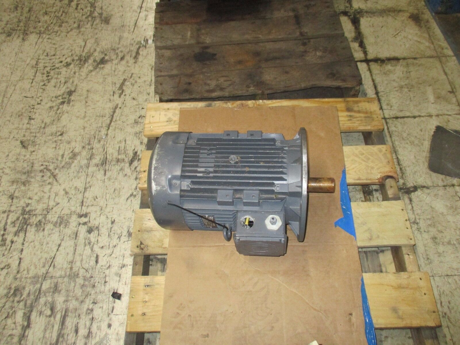 WAT AC Motor Q2EFA132N2AH 10HP 2930/3505RPM's 380/440V 50/60Hz Used