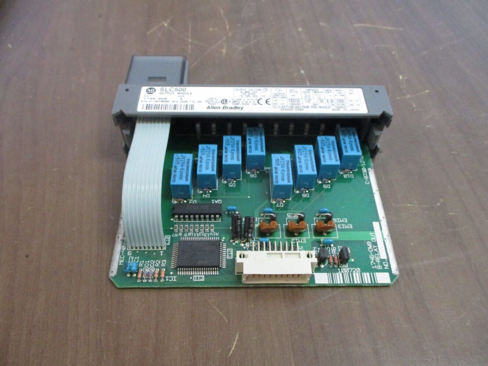 Allen-Bradley SLC 500 Output Module 1746-OW8 Ser. A *No Terminal Cover* Used