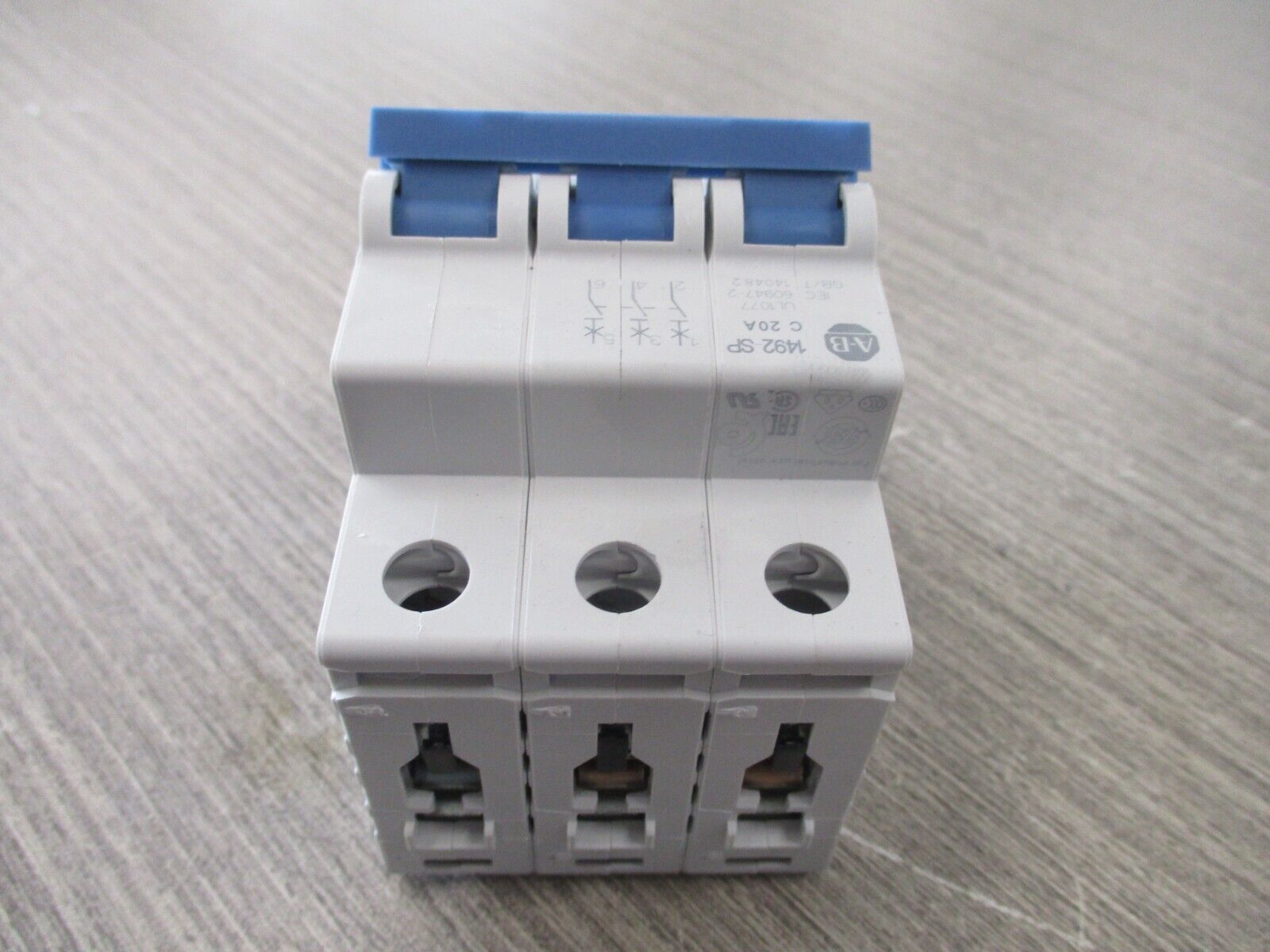 Allen-Bradley Supplementary Protector 1492-SPM3C200 Ser. D 20A 3P New Surplus