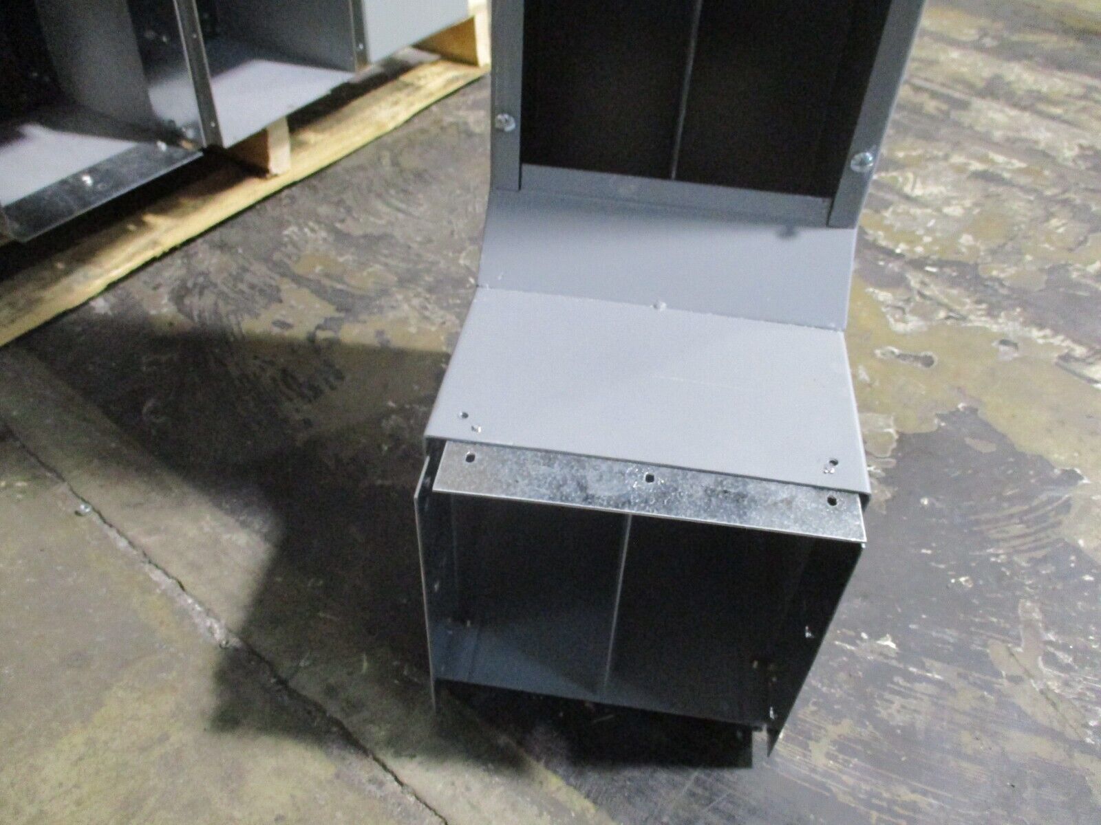 AMP Wireway w/ 90° Elbow End Size: 10x8 to 10x10 Length: 60" *No Cover* Used