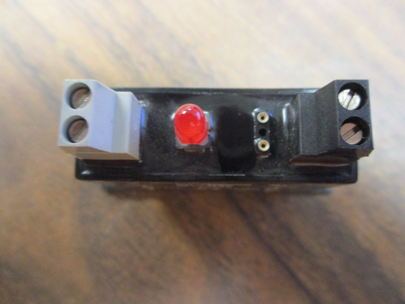 Crouzet Relay Module DR-OAC Input: 3.7-32VDC Used