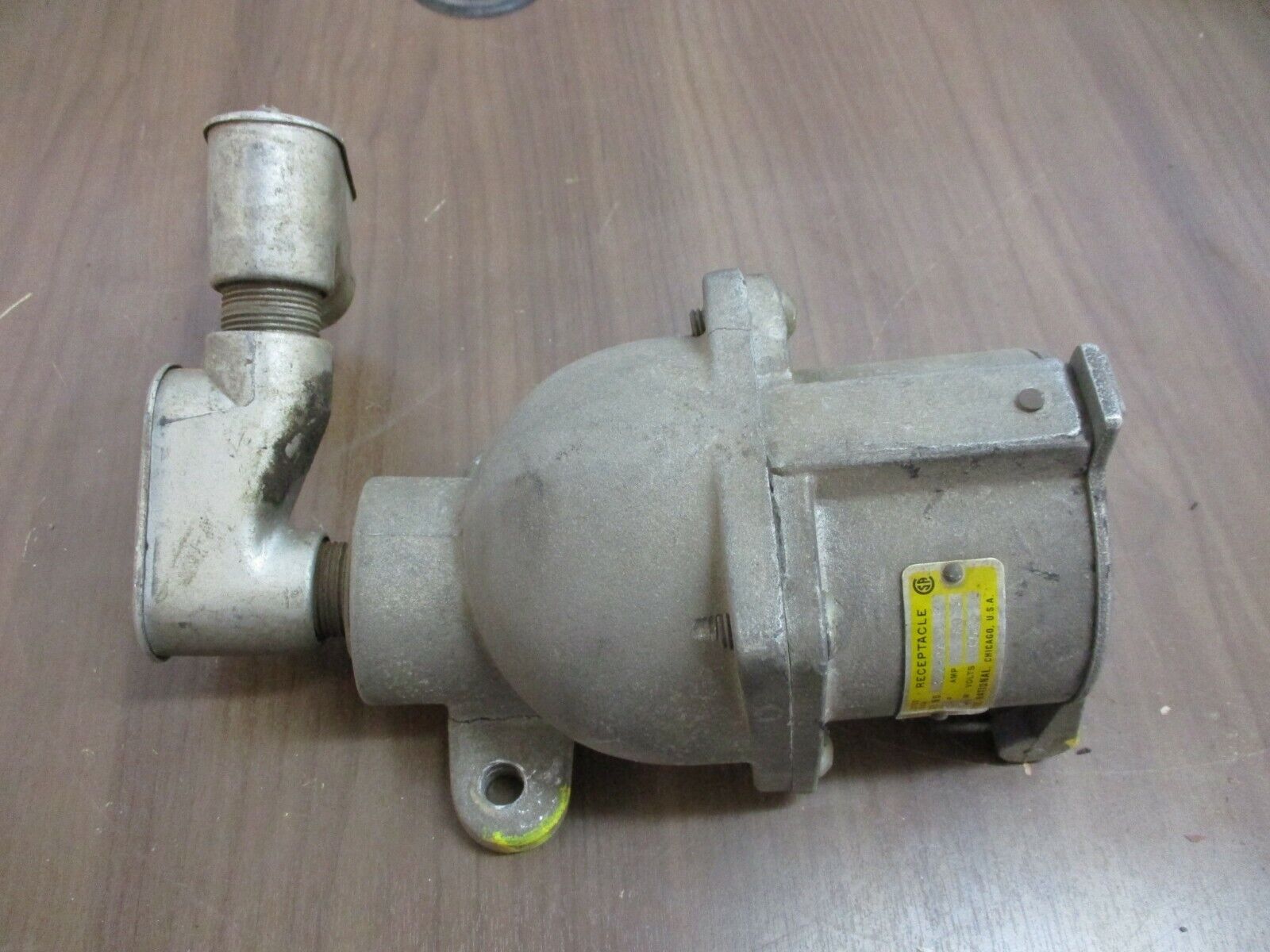 Pyle National Receptacle w/Base 322-RA-4 60A 600V 3P 4W Used