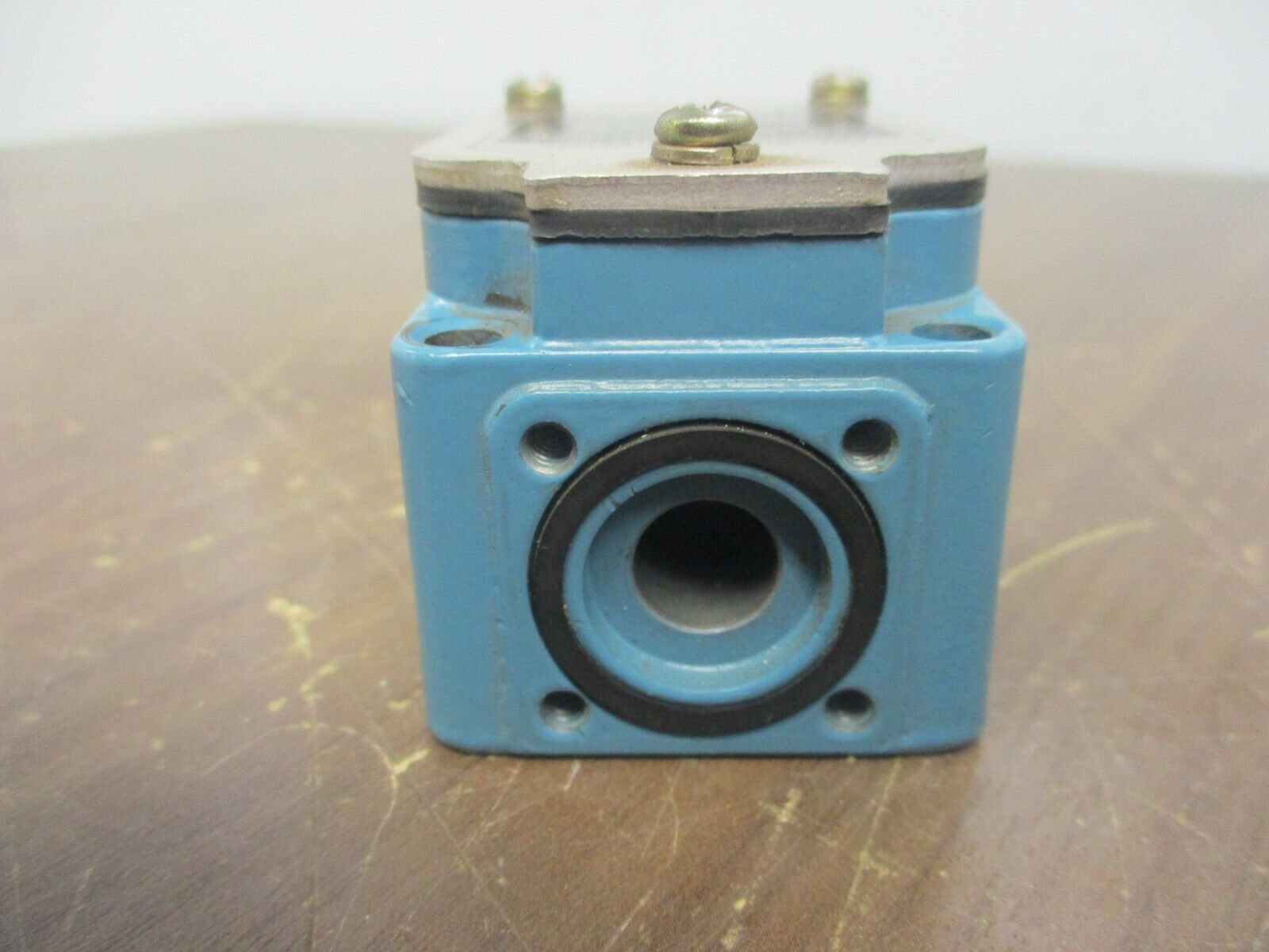 Micro Switch Precision Limit Switch 1LS1 Used