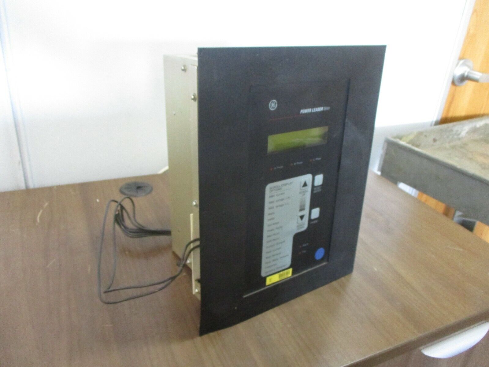 GE Power Leader Meter TMIG01 *Bent Corner* Used