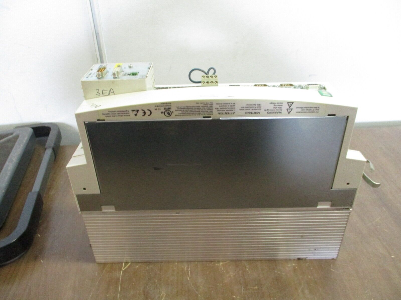 Lenze Servo Controller EVS9323-ES Input: 3Ph 400/480V 3.9A 3.2kVA 50/60Hz Used