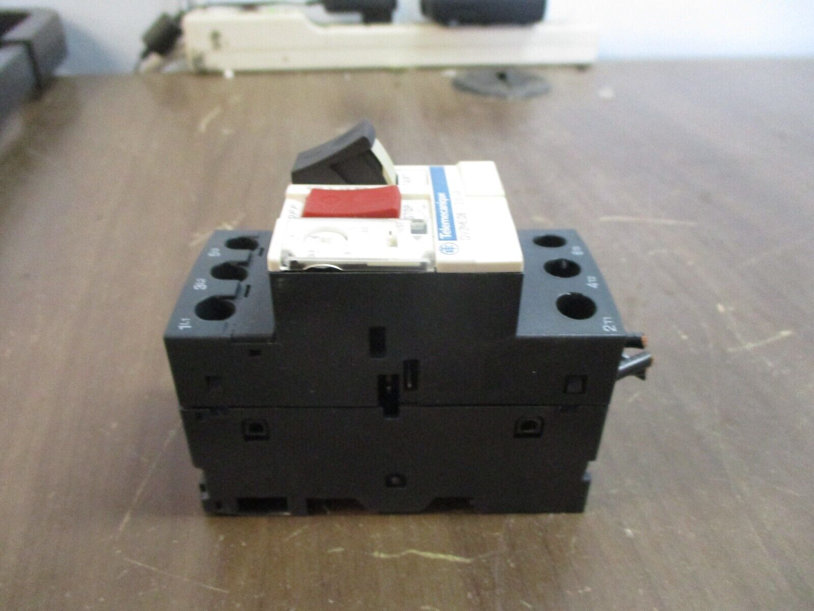 Telemecanique Manual Starter GV2ME08 Trip: 2.5-4A Used