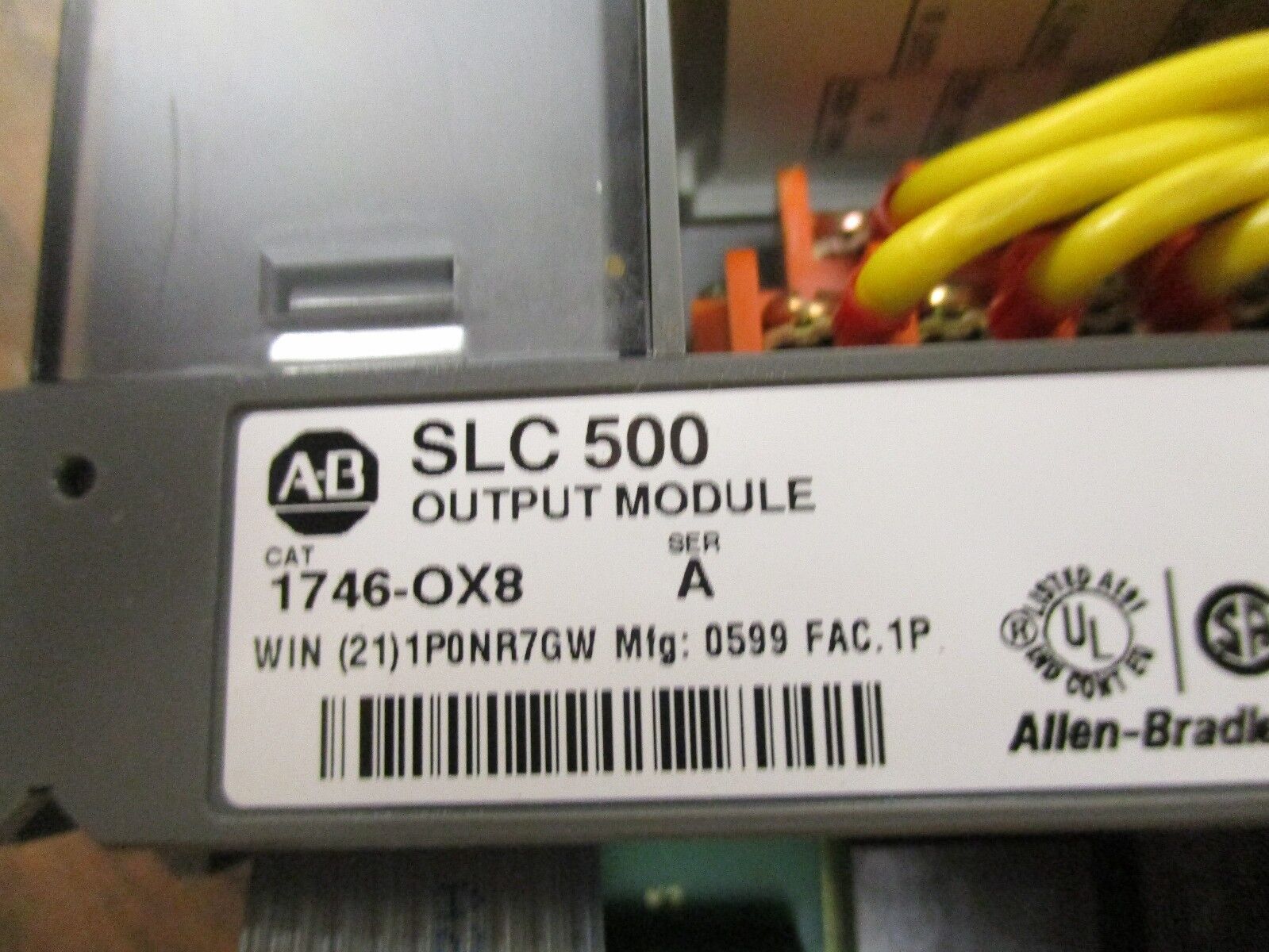 Allen-Bradley SLC 500 Output Module 1746-OX8 Ser A 10-250VAC/10-125VDC Output