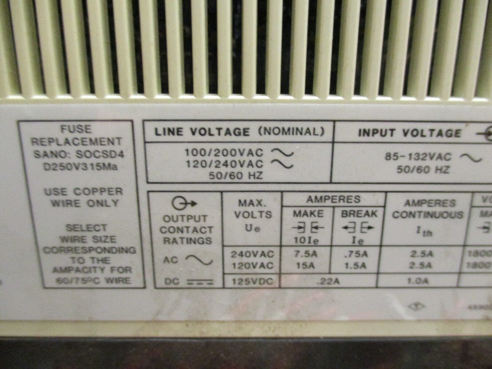 Allen-Bradley SLC 100 Processor Unit 1745-LP101 Ser B FRN 4 *Missing Cover* Used