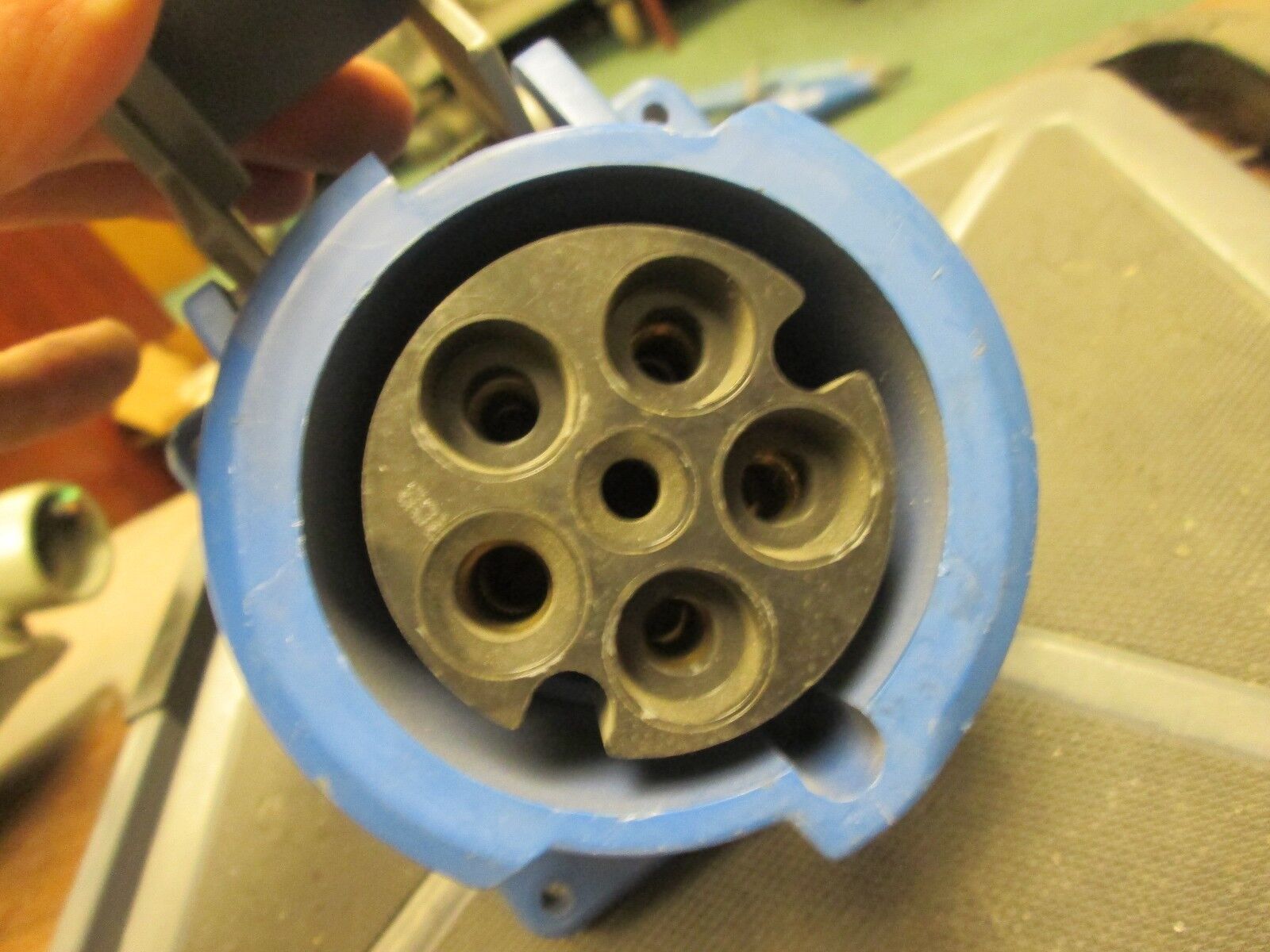 Hubbell Receptacle 560R9W 60A 120/208VAC 4P 5W 3Ph **No Cap** Used