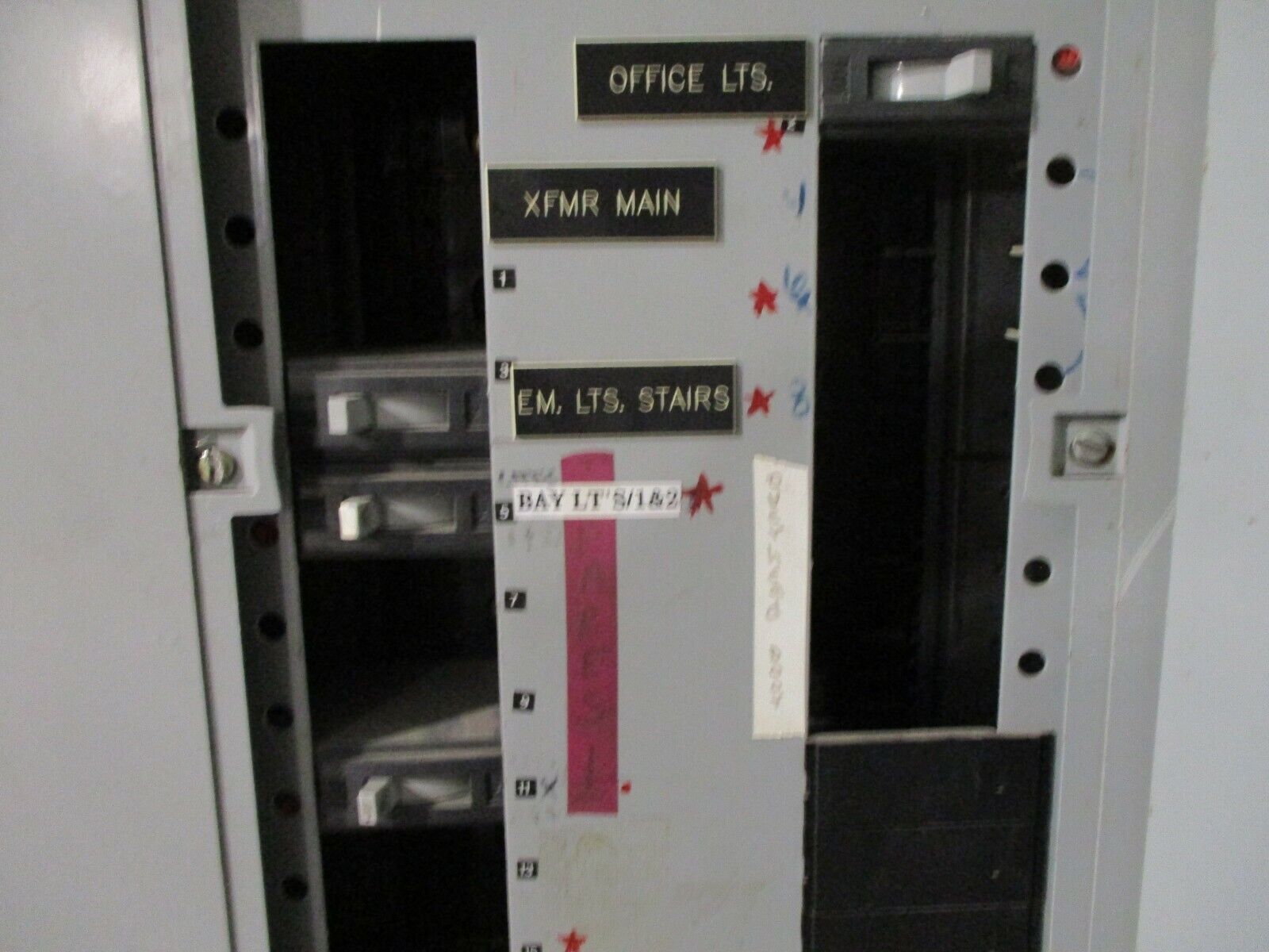 GE Main Lug Breaker Panel 480Y/227 3Ph 4W Used