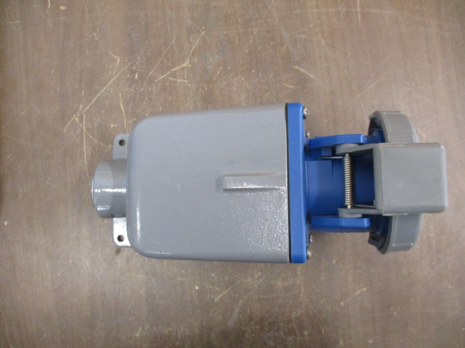 Hubbell Receptacle w/ Base 460R9W 60A 250V Used