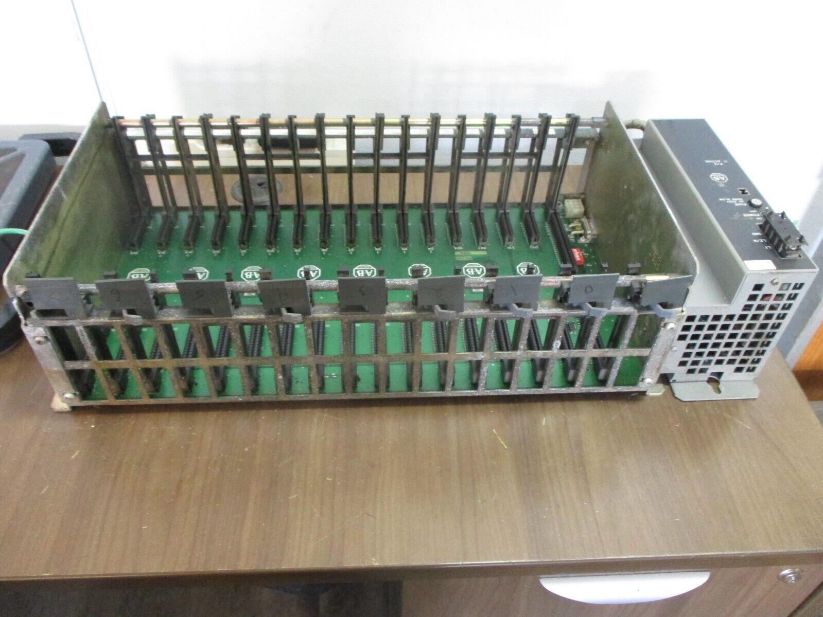 Allen-Bradley I/O Chassis w/ Power Supply 1771-A4B / 17771-P7 16-Slot Used