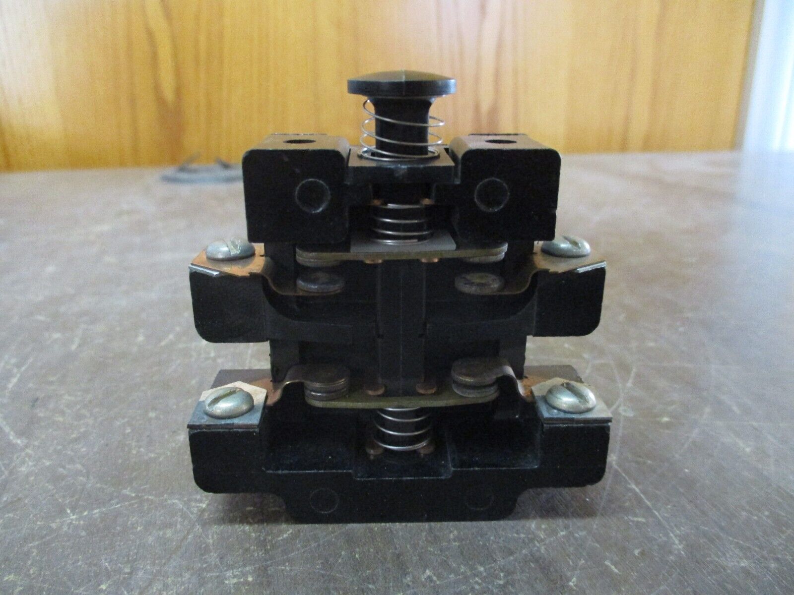 GE Aux Contact Block 136C2511-1 Used