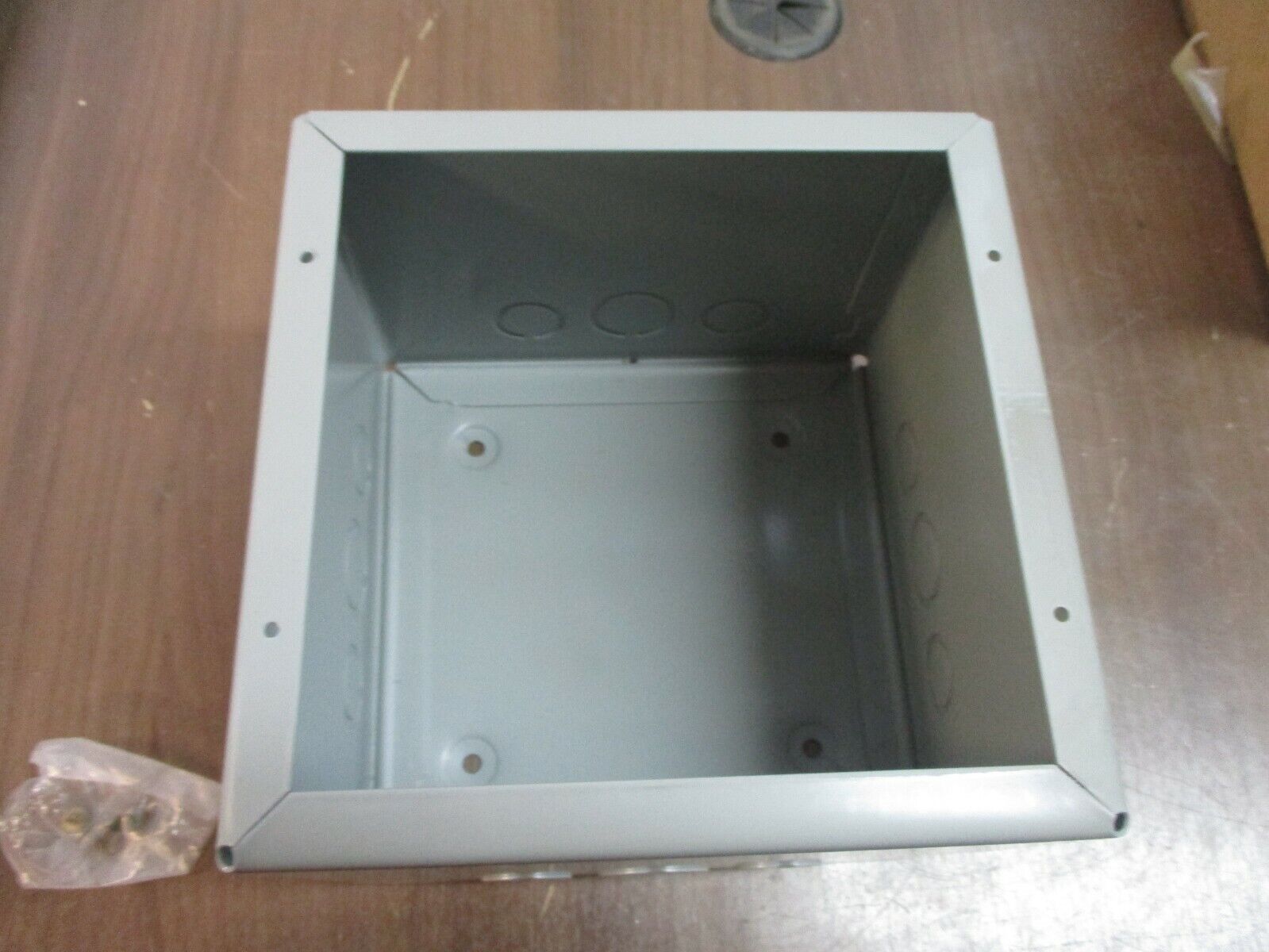 Wiegmann Screw Cover Enclosure SC080806WW Size: 8x8x6" New Surplus