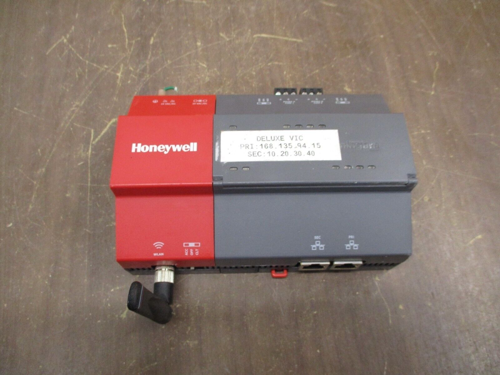 Honeywell Controller 12977 OS#: 32300323-001 *Damaged Mounting Foot* Used