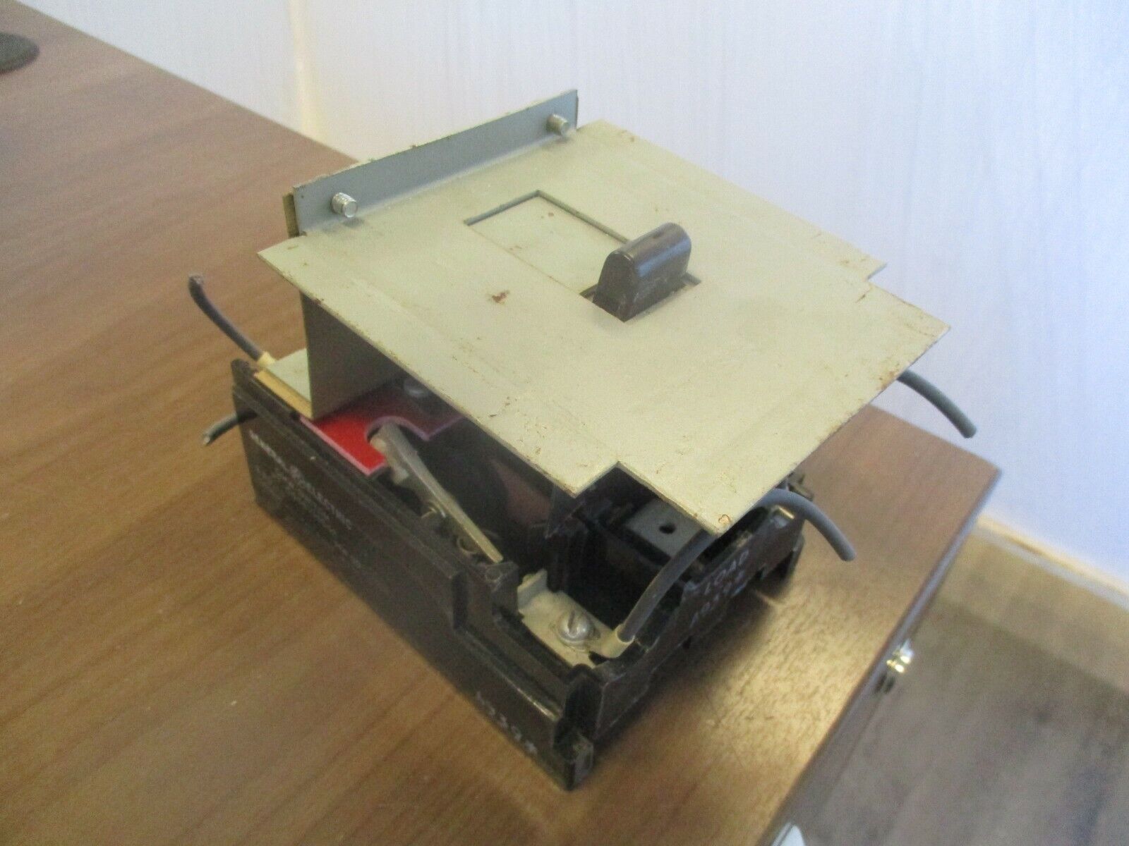 GE QMW Switch 565B714G42 30A 3P Used