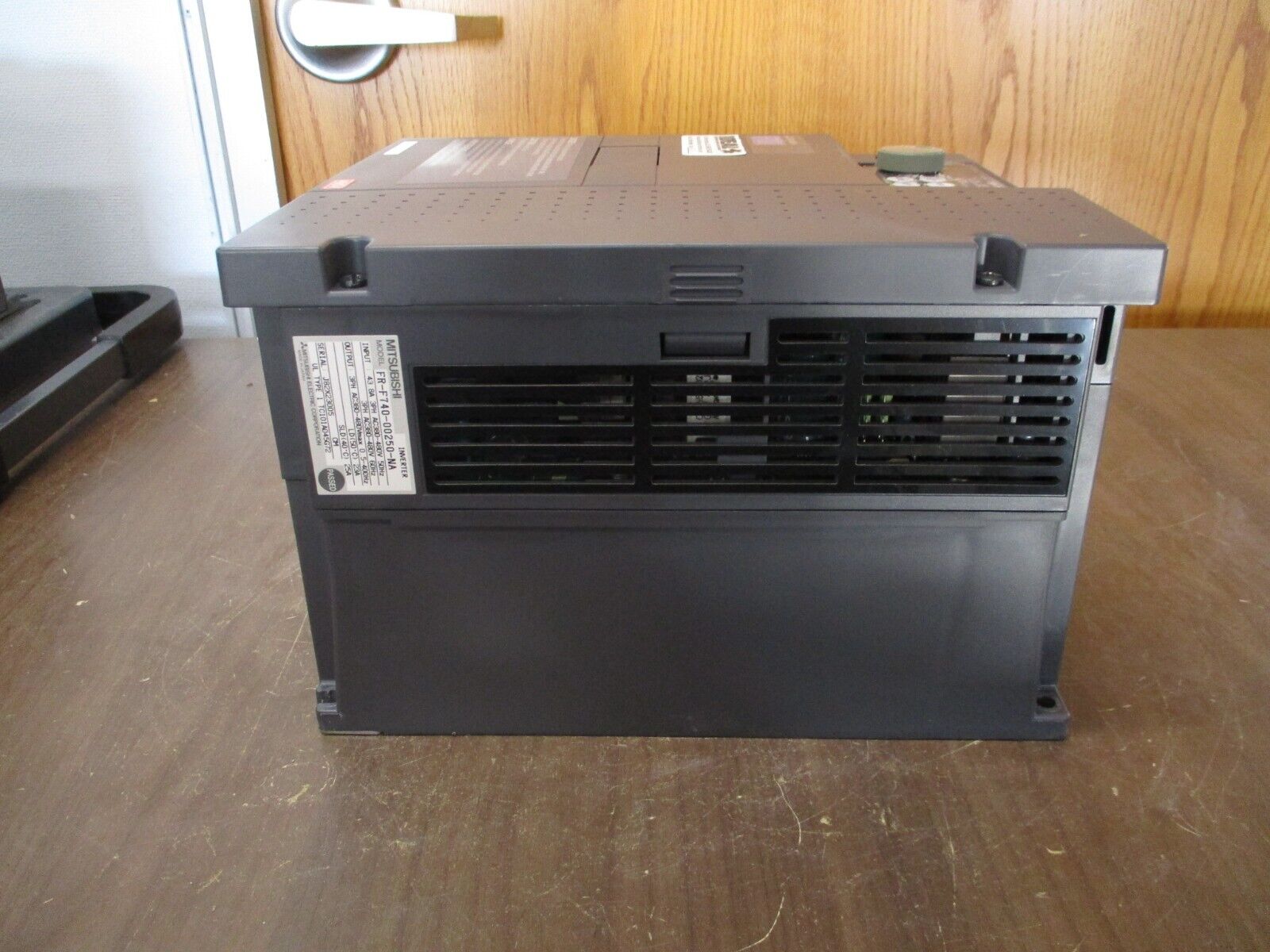 Mitsubishi F700 AC Drive FR-F740-00250-NA 15HP 3Ph w/ Keypad Used