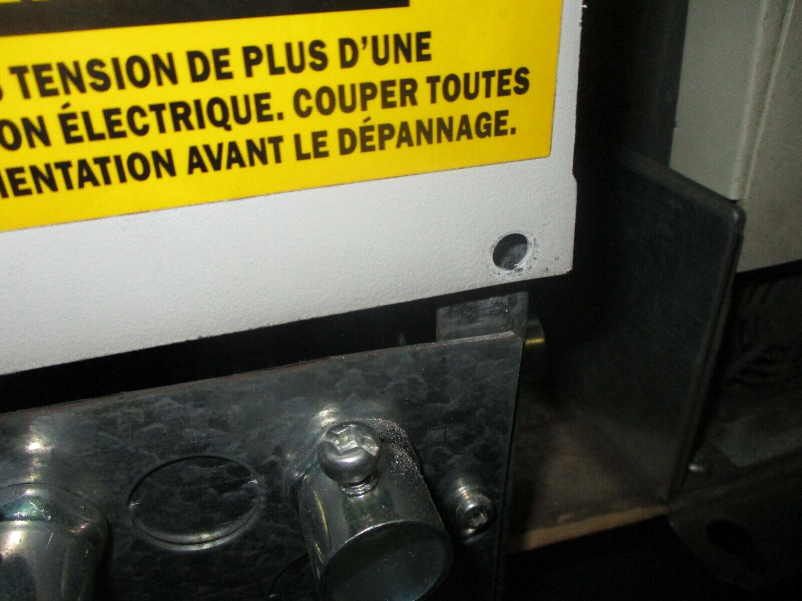 ABB ACH550 AC Drive with Bypass ACH550-VD-03A3-4+F267 1.5HP Missing Cover Screws