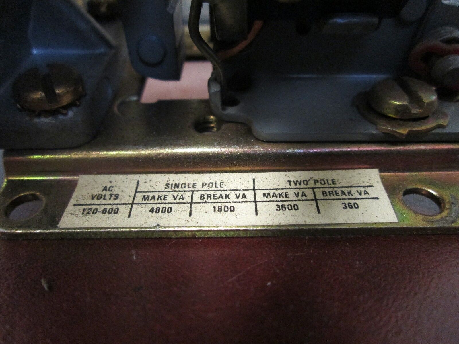 Square D Pneumatic Timing Relay 9050 AO12E 120V Coil 600V Used