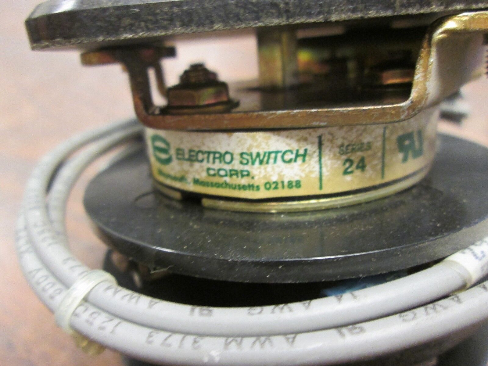 Electro Switch Series 24 KW/KVAR Meter Rotary Switch 74202WA Used
