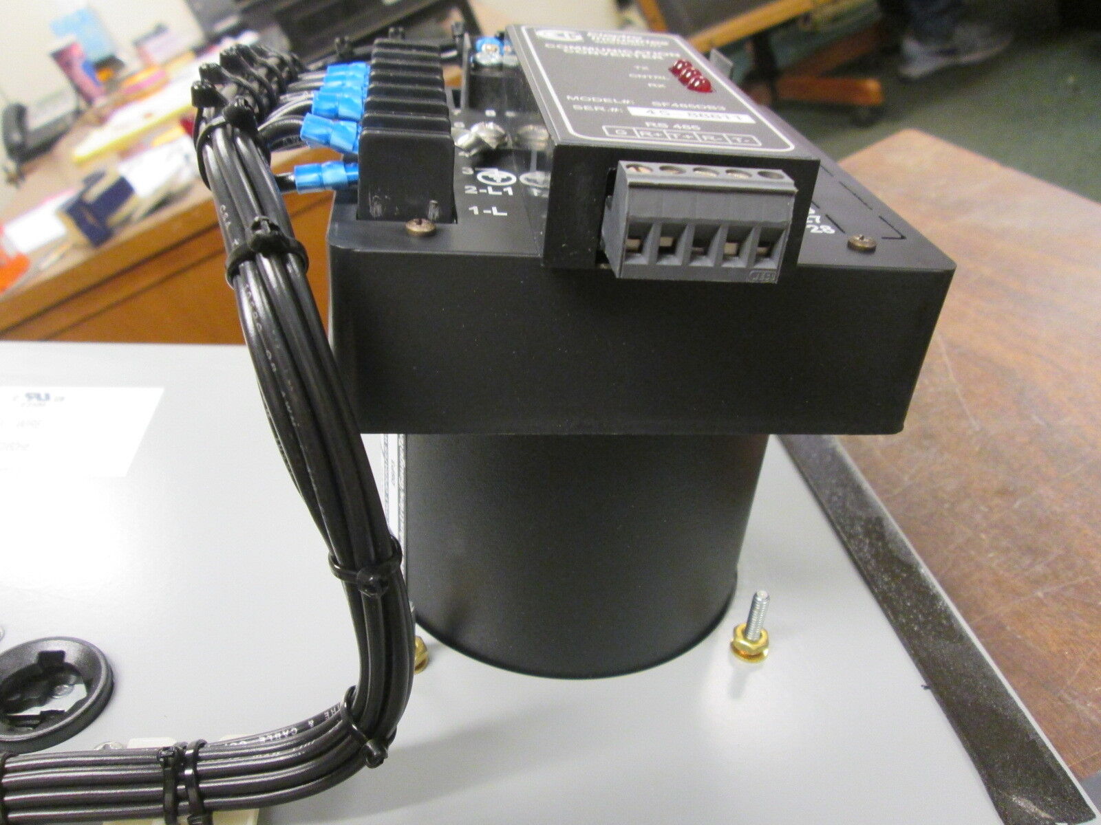 GE Spectra Series Power Meter w/ Disconnect APM4803E520 480V 50/60Hz 3Ph 3W Used