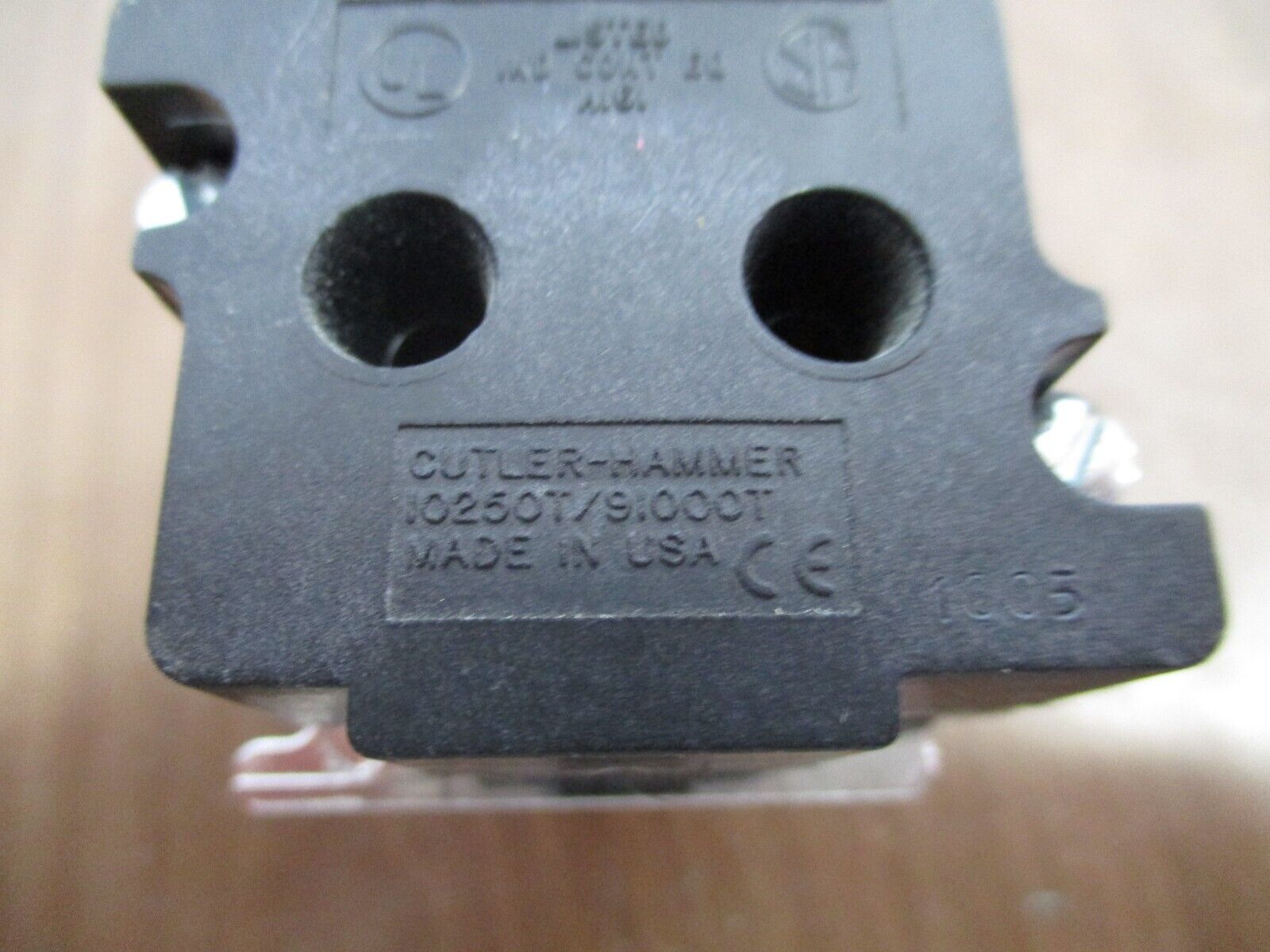 Cutler-Hammer Indicator Light 10250T / 91000T Amber Used