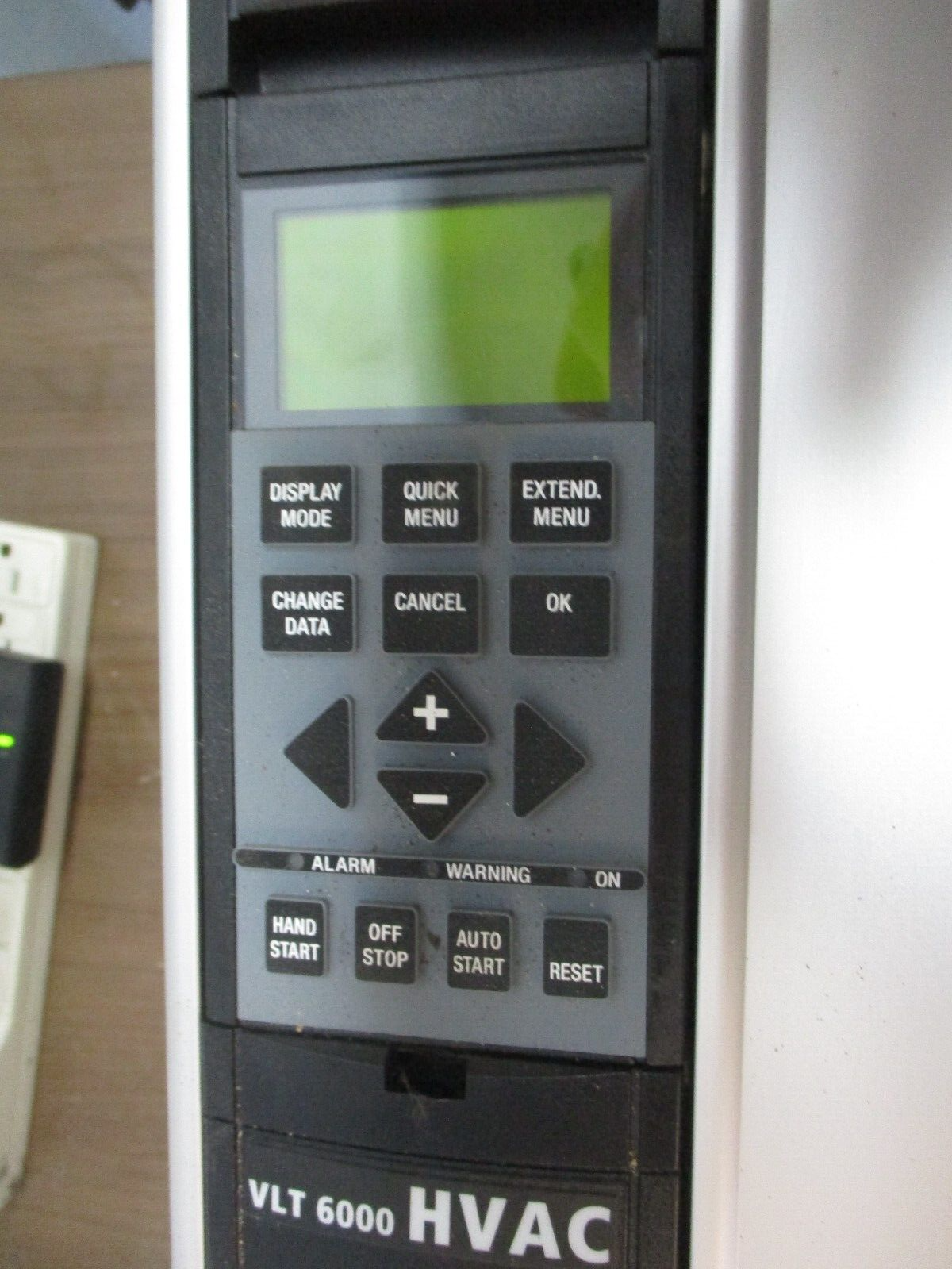 Danfoss VLT6032 AC Drive 178B3775 30HP 3Ph Input: 3x380-460V 50/60Hz 44A-41A