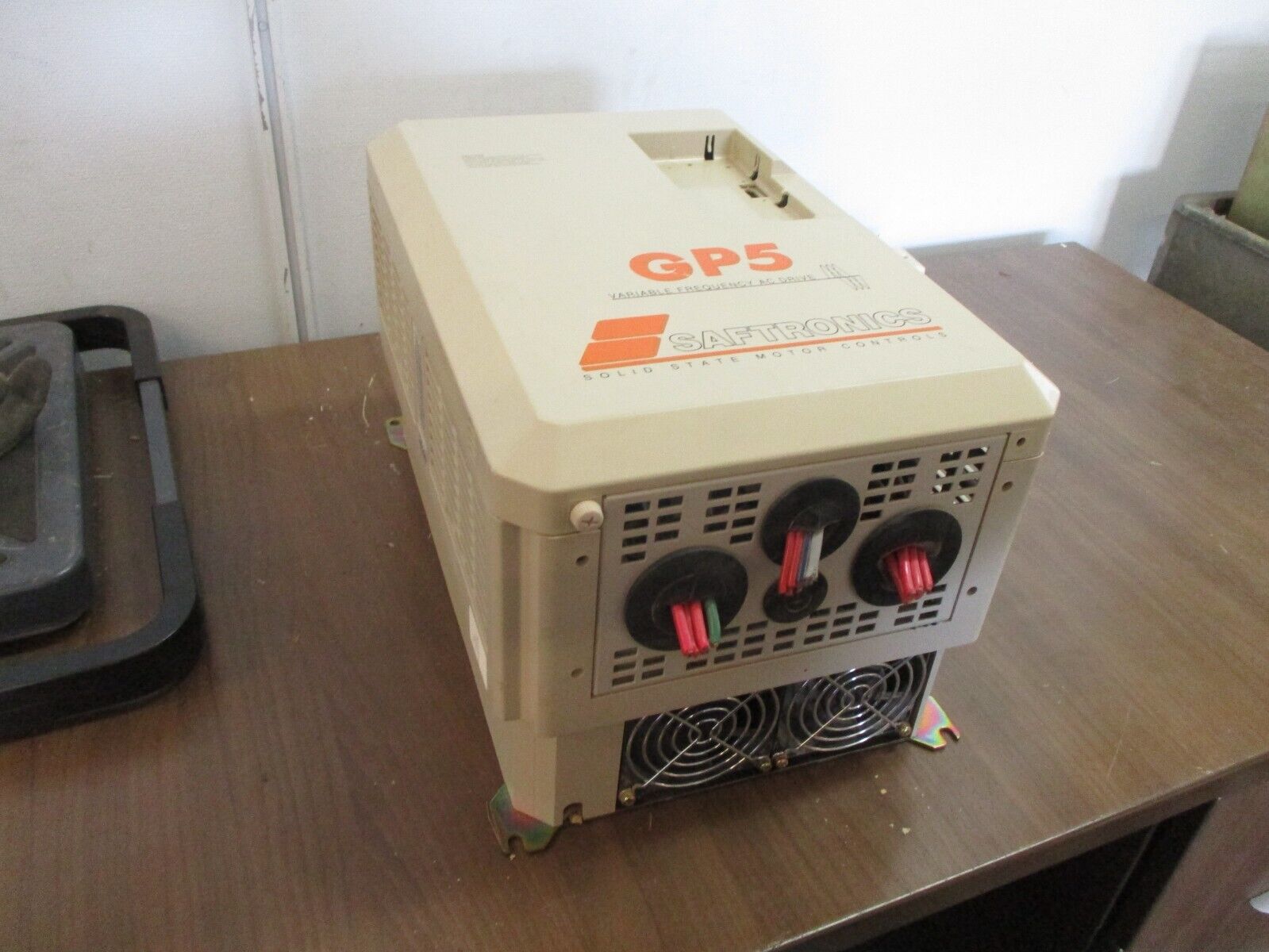 Saftronics GP5 AC Drive GP54011 P5U4011 20HP 3Ph *No Keypad* Used