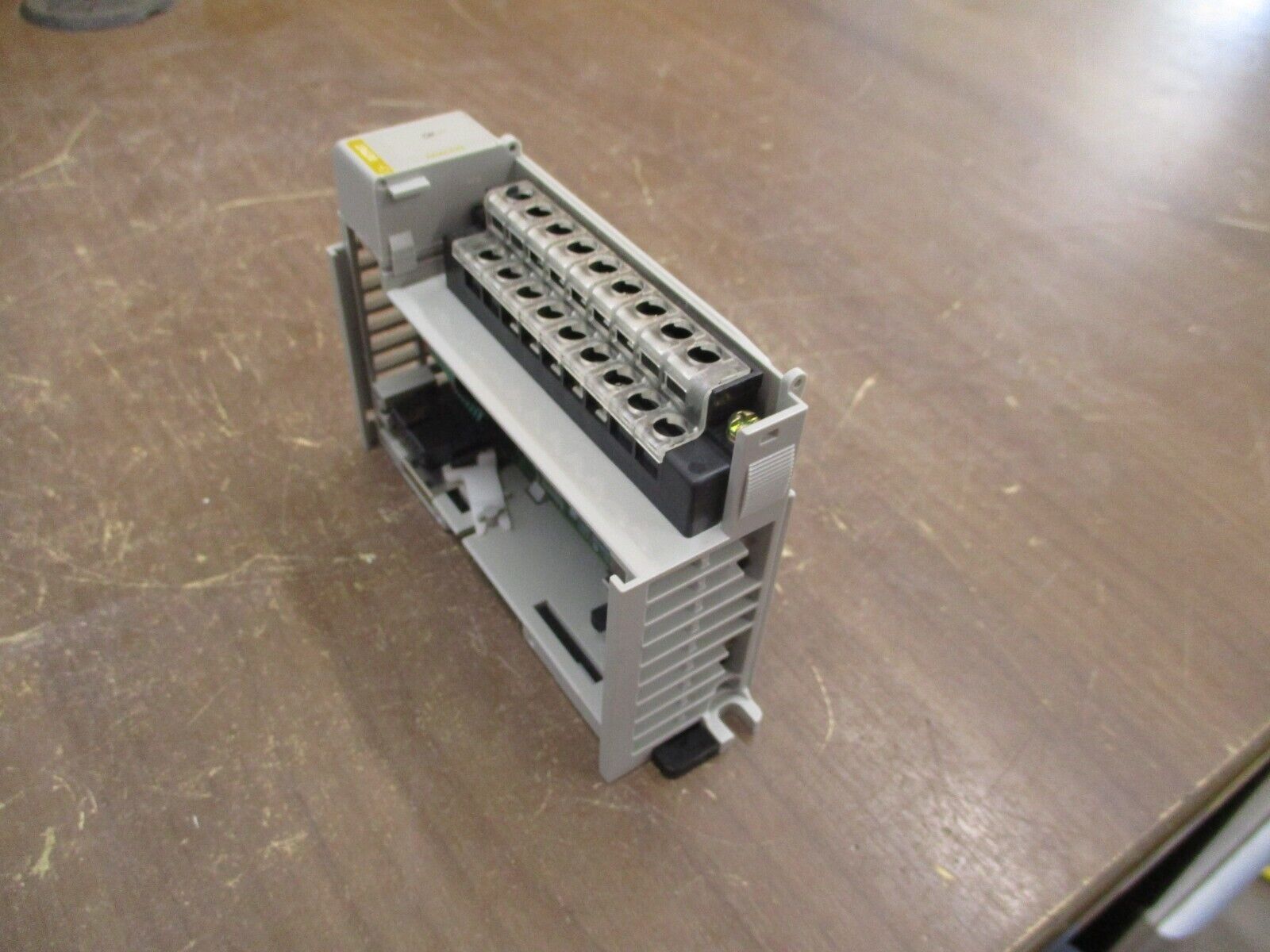 Allen-Bradley Compact I/O Analog Output Module 1769-OF2 Ser. B F/W Rev. 3.1 2-Ch