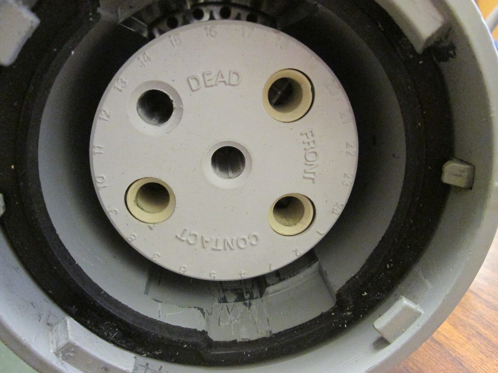 Meltric Receptacle w/ Base 89-60167-080 60A 120/208V 3Ph