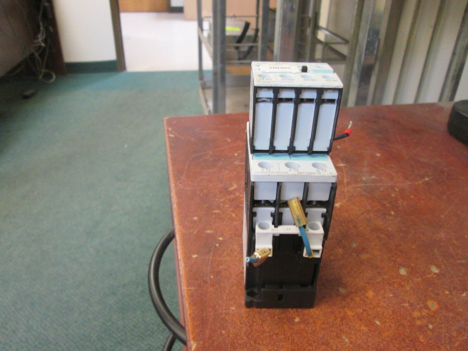 Siemens Sirius Contactor 3RT1024-1B..0 24VDC Coil 35A 600V w/Aux Contact Block