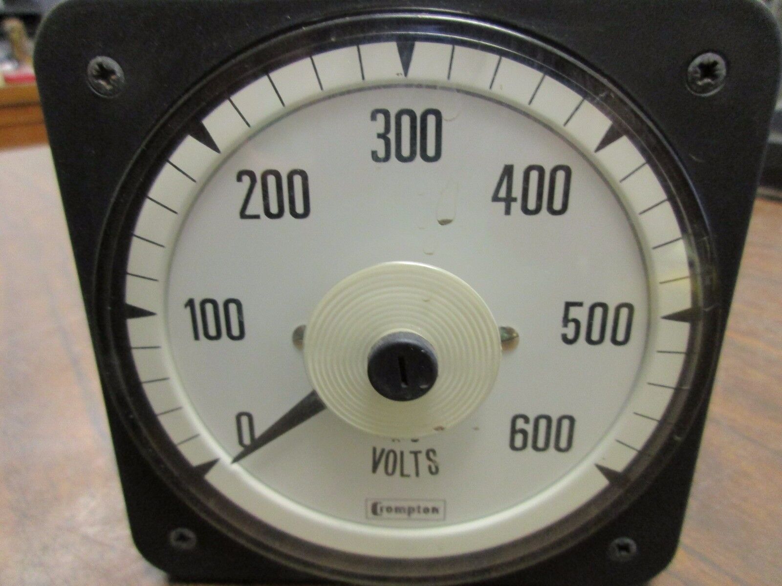 Crompton AC Voltmeter 077-05GA-RSSJ-C6 Range: 0-600V Used