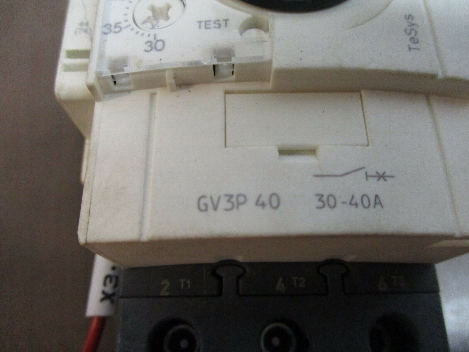 Schneider Electric Manual Starter GV3P 40 Trip: 30-40A w/ Aux Contact Used