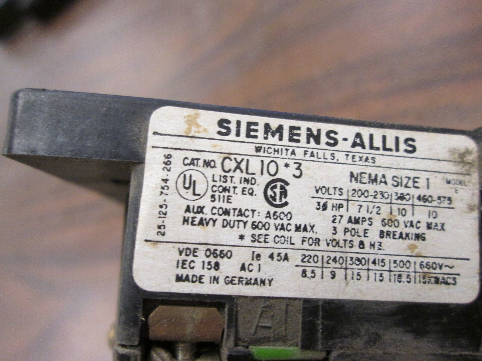 Siemens-Allis Contactor CXL10*3 Size 1 27A 600V Used