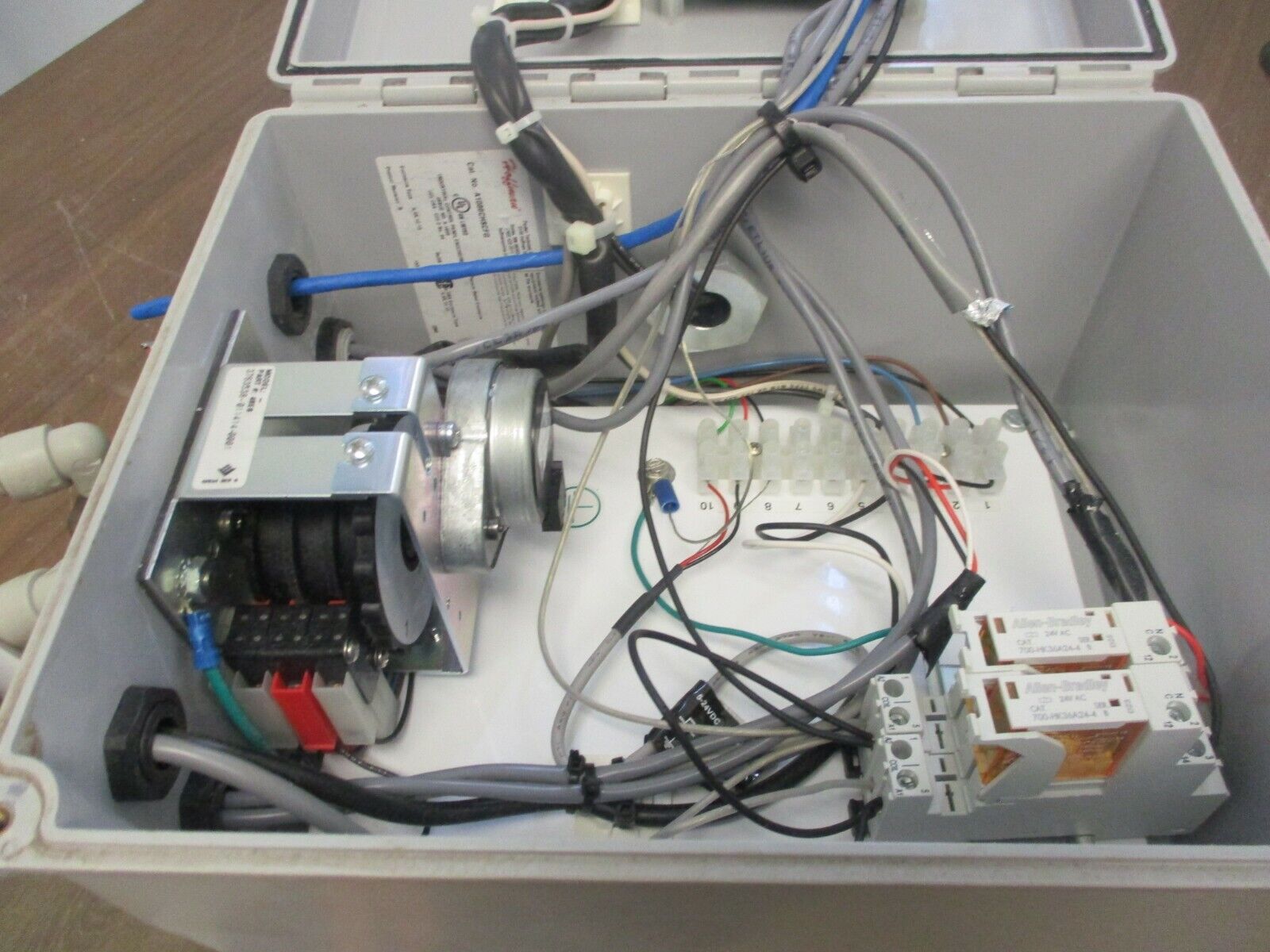 Pentair 48 Series Stager/Controller 48ES 15W 125PSI *Some Shelf Wear* Used
