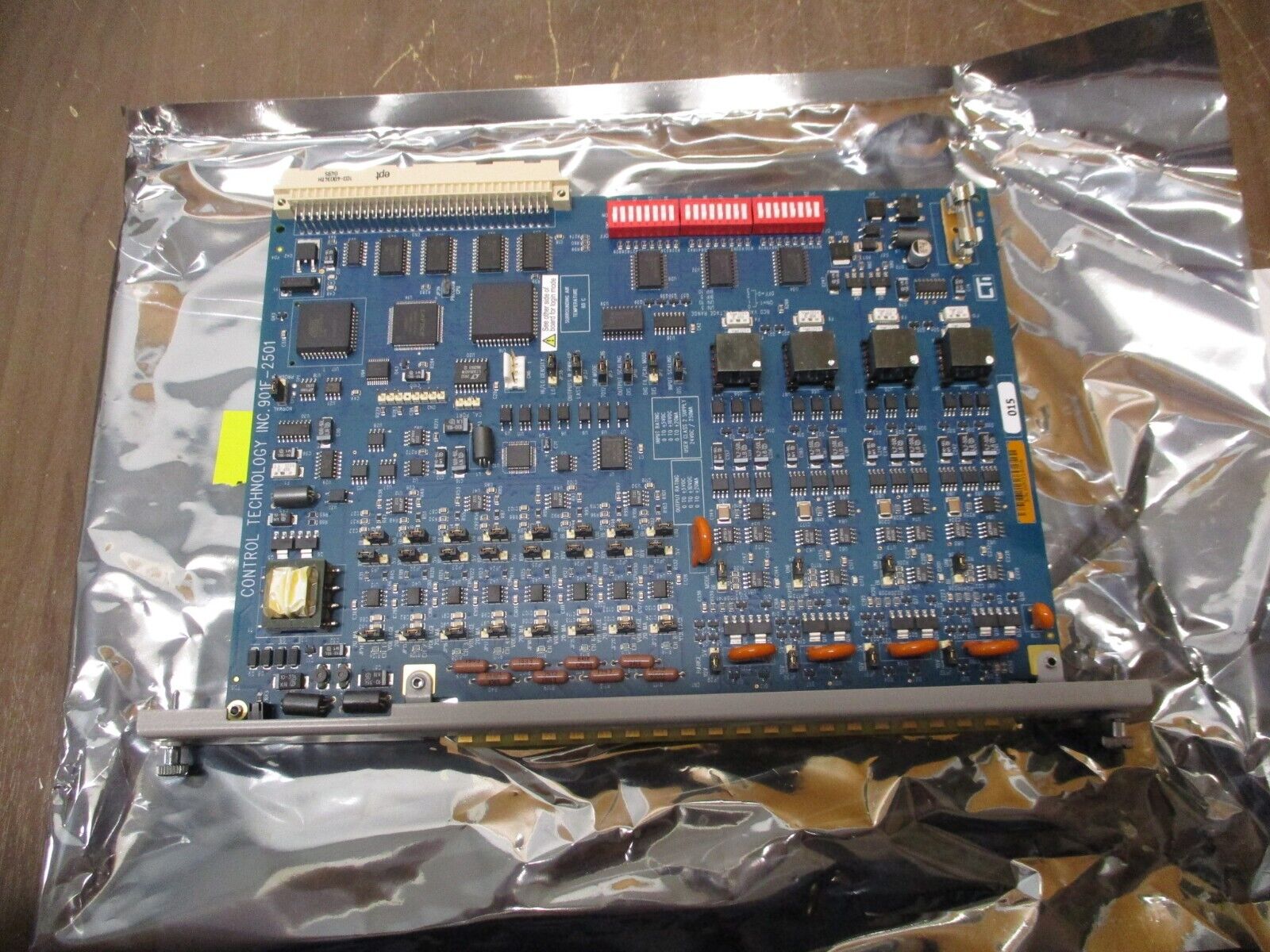 Control Technology Analog I/O Module 2501 Rev. 015 8 In / 4 Out New Surplus