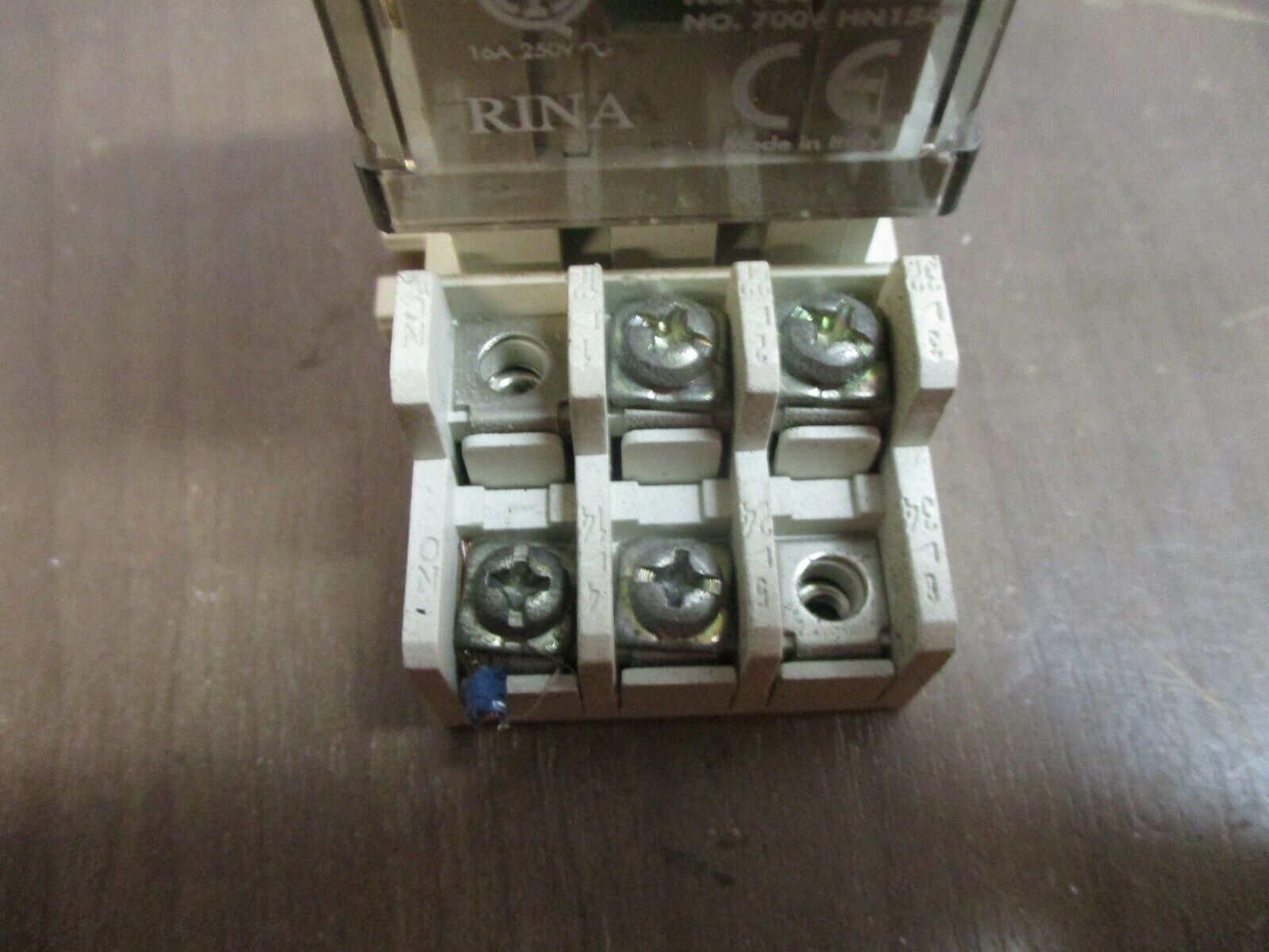 Allen-Bradley Relay 700-HB32Z24-4 Ser. D 24VDC w/ Base *Lot of 2* Used