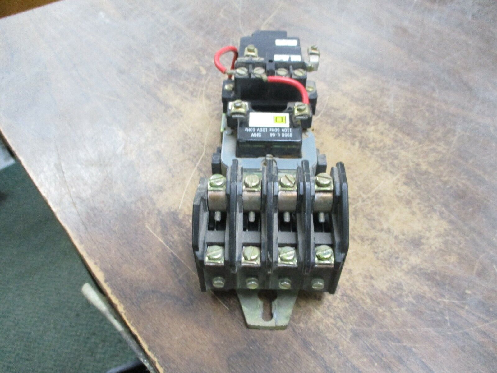 Square D Lighting Contactor 8903 LX0 40 120V Coil 20A 600V *Chipped Insulator*