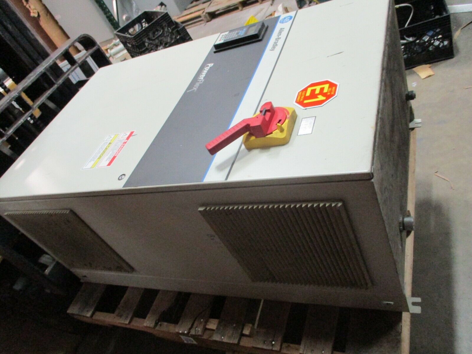 Allen-Bradley PowerFlex 700 AC Drive w/ Nema 12 Enclosure 40HP 3Ph 480V Used