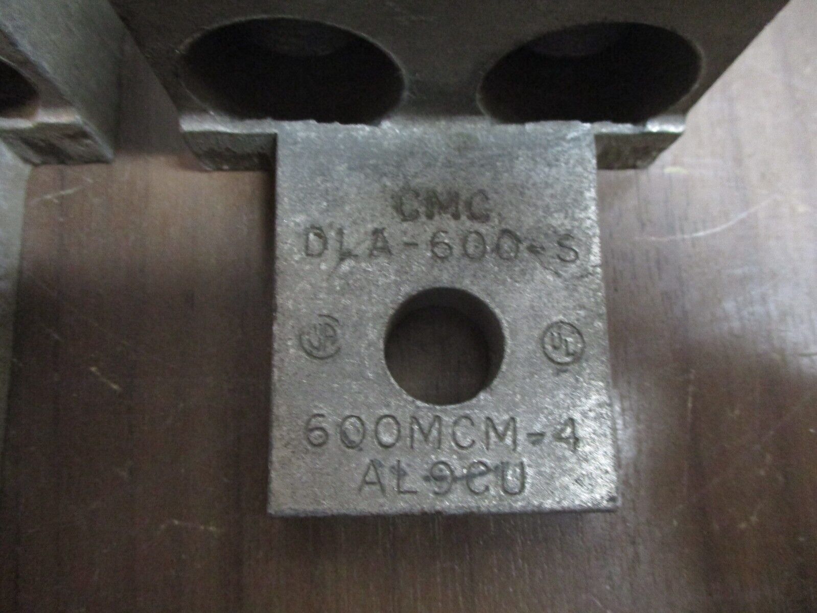 CMC Mechanical Lug DLA-600-S 600MCM-4 *Lot of 2* Used