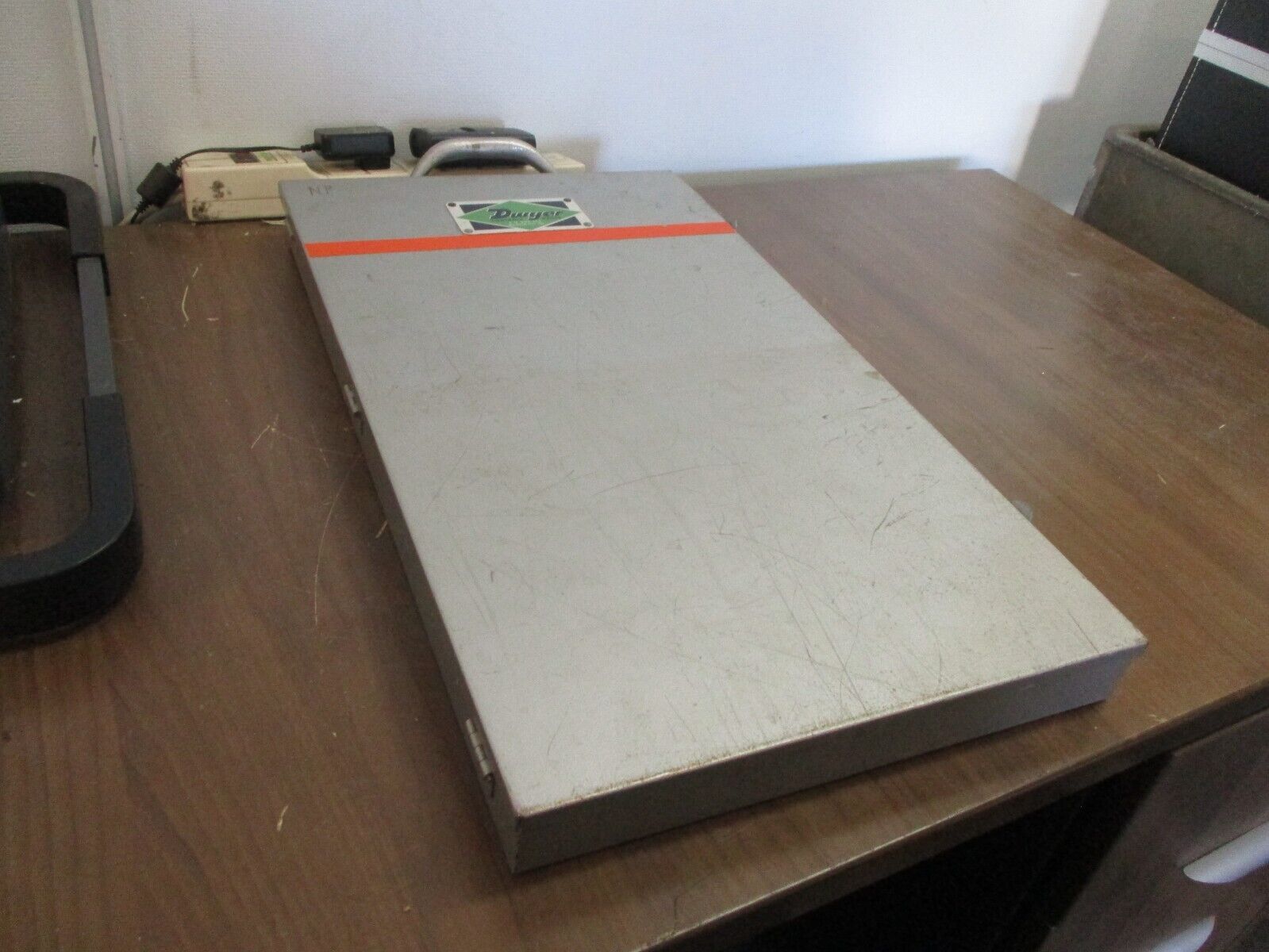 Dwyer Air Velocity Meter 400-10 Used