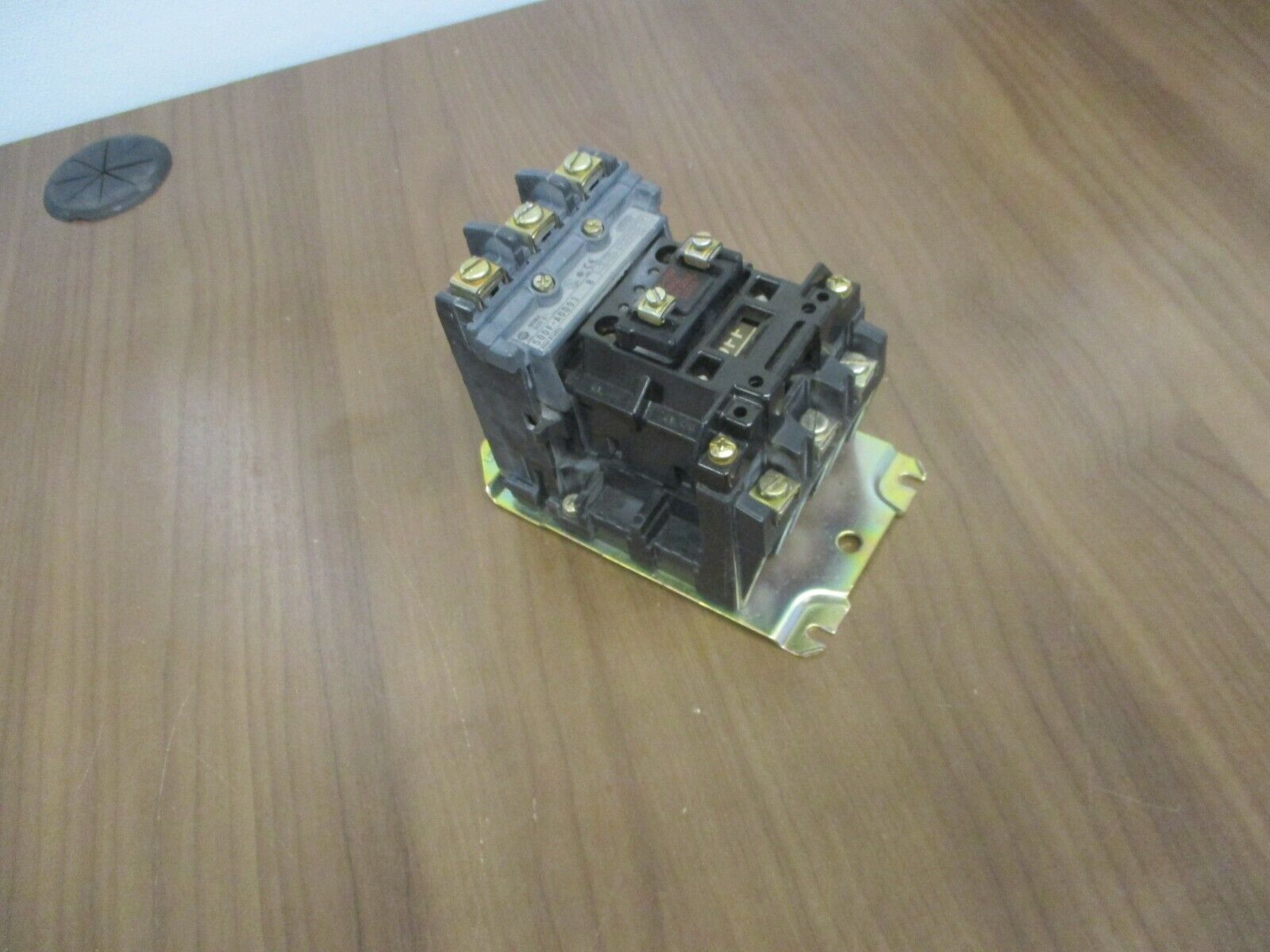 Allen-Bradley Size 0 Contactor 500F-AOD93 Ser. B 115-120V Coil 18A 600V Used