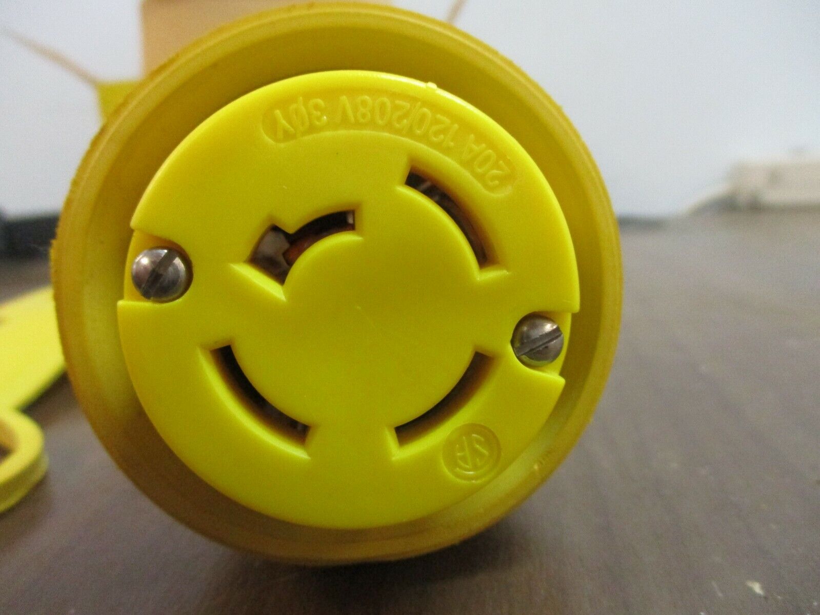 Daniel Woodhead Watertite Turnex Connector 27W09 20A 120/208V New Surplus