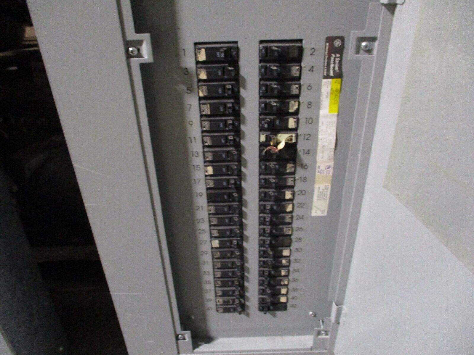 GE Main Breaker Circuit Breaker Panel AQF3422ATX 225A Max, 200A Main 208/120V