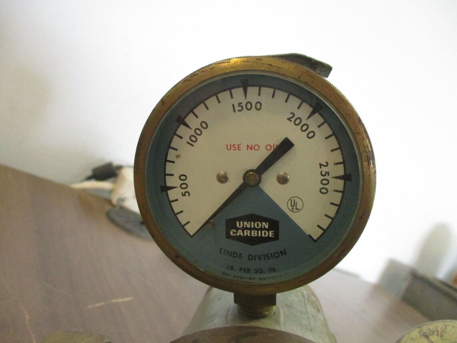 Union Carbide Regulator R-69 Used